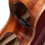 Cort akusztikus gitár, oldalsó hanglyukakkal, Fishman elektronikával, félkemény tokkal, áttetsző bordó