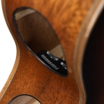 Cort akusztikus gitár, oldalsó hanglyukakkal, Fishman elektronikával, félkemény tokkal, Tobacco Sunburst